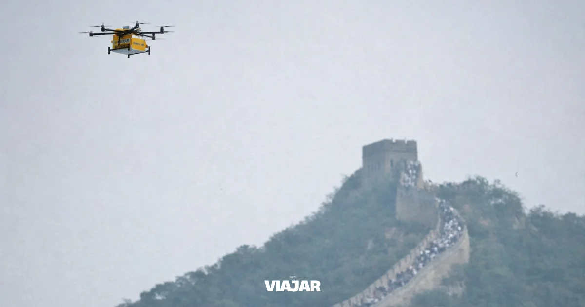 Por 50 céntimos, el UberEats chino te entrega tu pedido en la Gran Muralla mediante drones