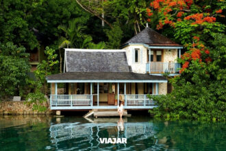 La casa donde nació James Bond hoy funciona como hotel de lujo frente al mar (GoldenEye, Jamaica)